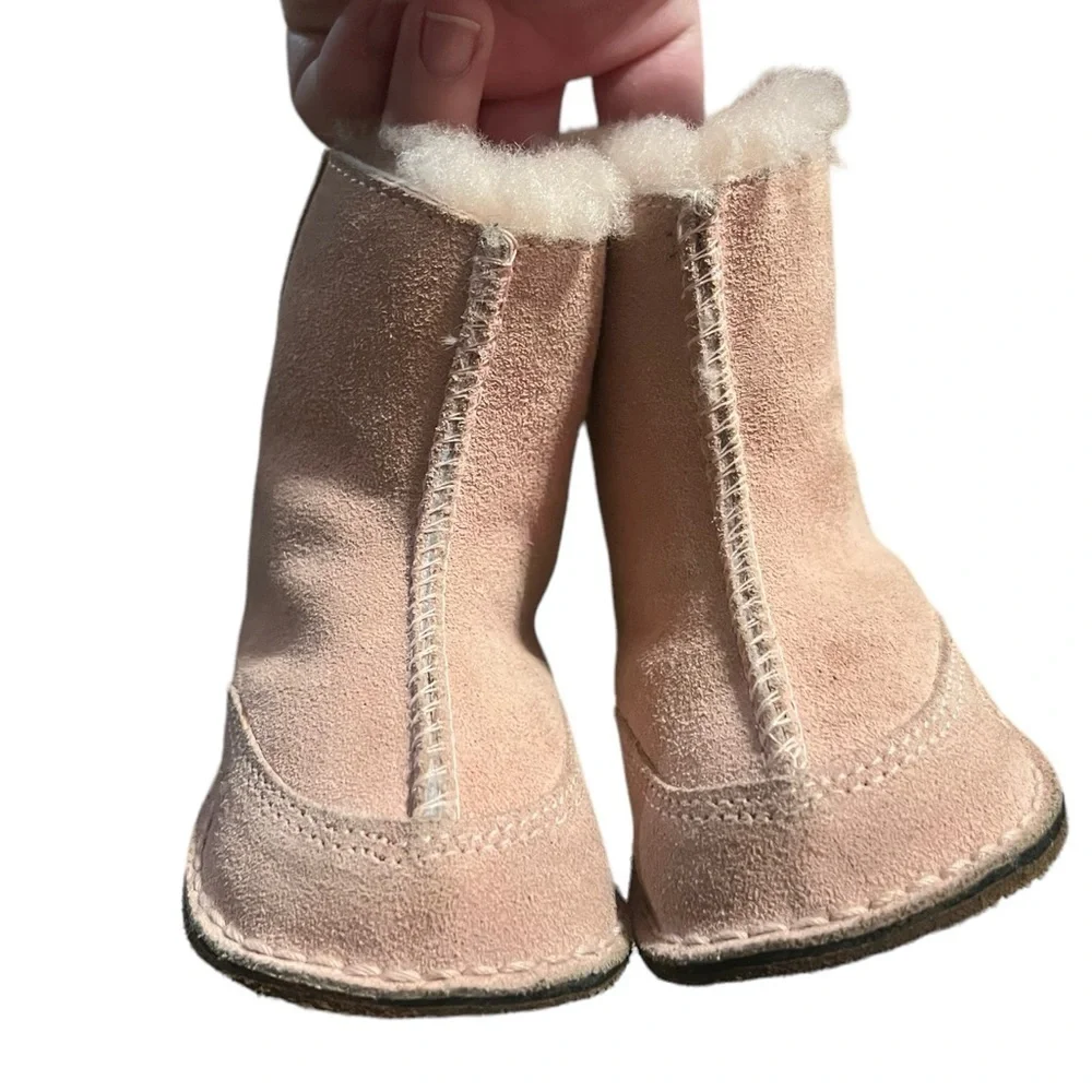 Ugg pink leather infant shearling lined pull on boots 5206